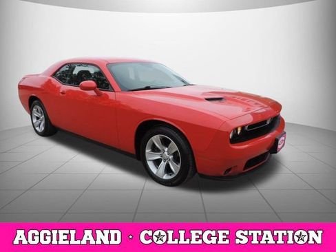 Used 2020 Dodge Challenger SXT image 3