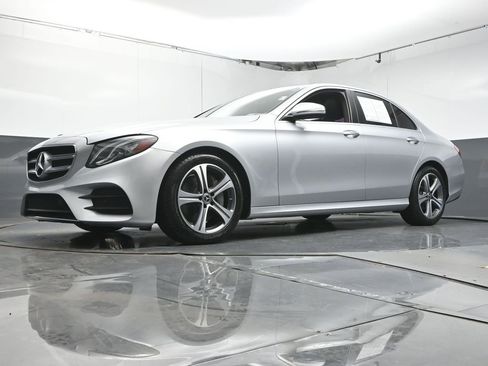 Used 2020 Mercedes-Benz E 350 Sedan w/ Premium Package image 33