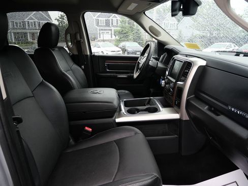 Used 2017 RAM 1500 Laramie AWD/4WD image 16