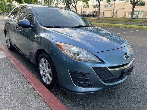 Used 2010 MAZDA MAZDA3 i Touring FWD image 2
