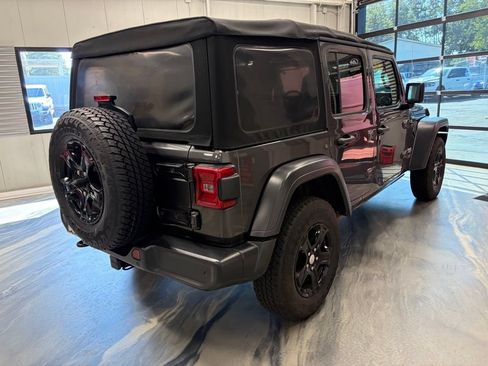Used 2018 Jeep Wrangler Unlimited Sport S AWD/4WD image 26
