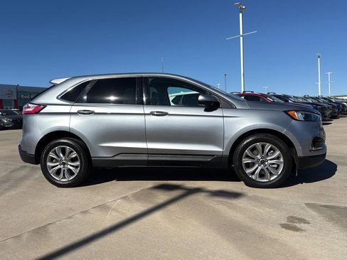 Used 2024 Ford Edge Titanium image 5