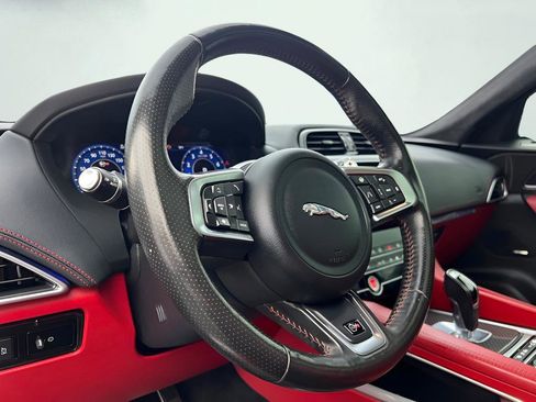 Used 2019 Jaguar F-PACE SVR AWD/4WD image 64