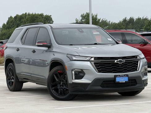 Used 2023 Chevrolet Traverse Premier w/ Redline Edition FWD image 2