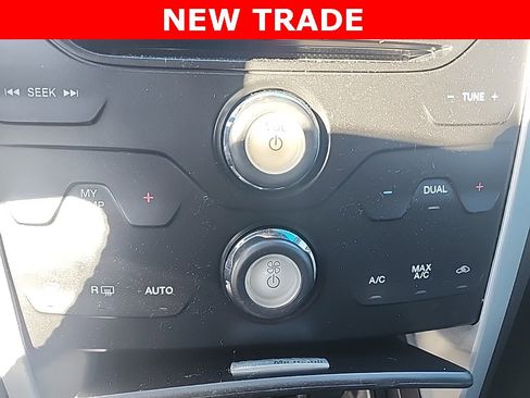 Used 2014 Ford Explorer XLT w/ Equipment Group 202A image 4