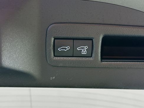 Used 2025 Toyota bZ4X FWD image 29