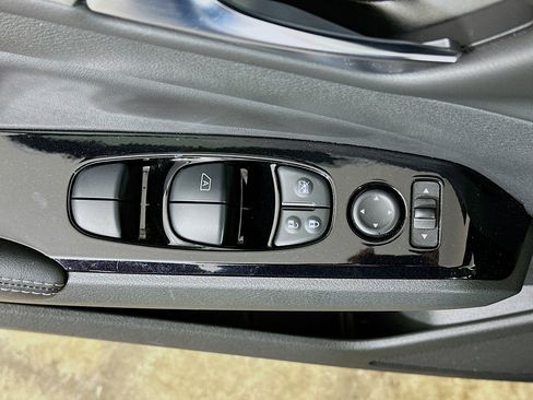 Used 2023 Nissan Altima 2.5 SV image 15