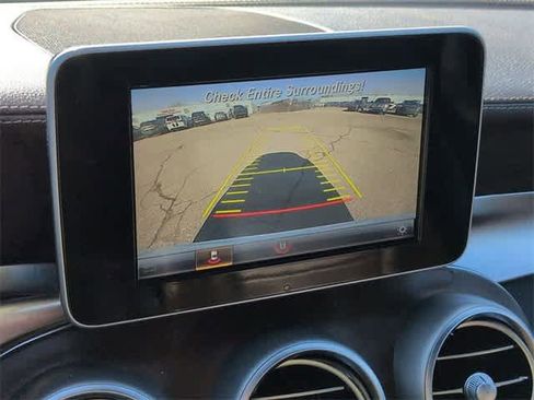 Used 2018 Mercedes-Benz GLC 300 4MATIC image 30