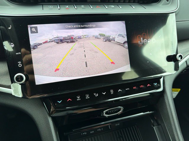 New 2026 Jeep Grand Cherokee Altitude AWD/4WD image 17