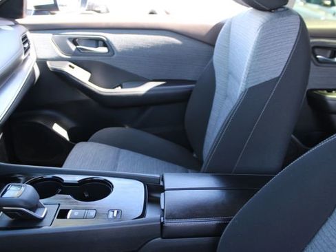 Used 2023 Nissan Rogue SV image 27