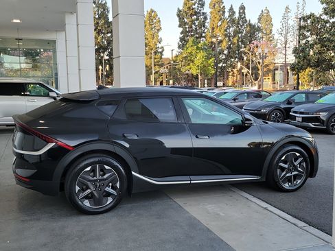 Used 2025 Kia EV6 Light RWD image 5