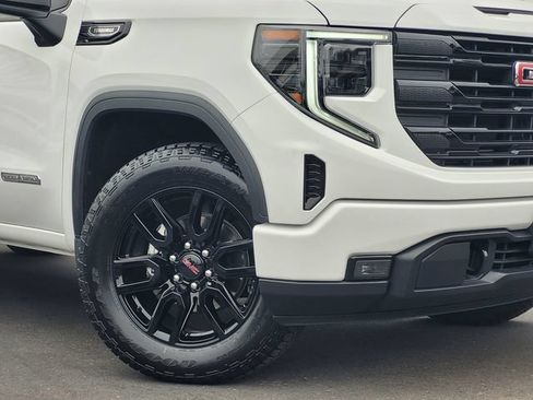 Used 2026 GMC Sierra 1500 Elevation AWD/4WD image 9