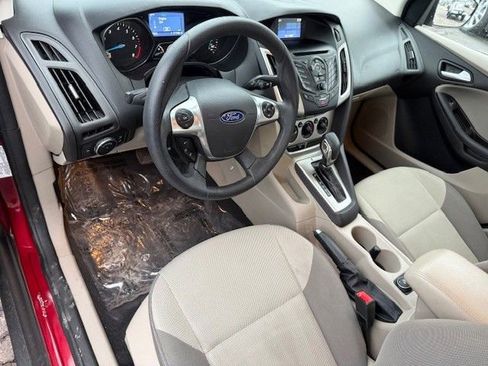 Used 2014 Ford Focus SE FWD image 11