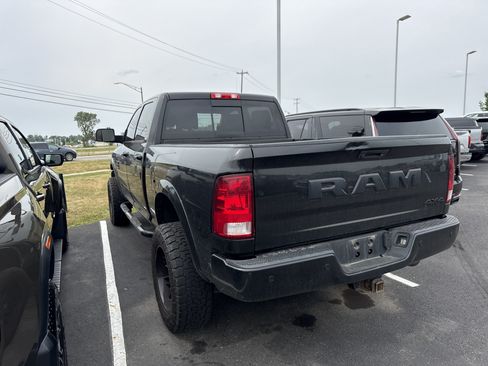 Used 2017 RAM 2500 SLT w/ Night Edition AWD/4WD image 5