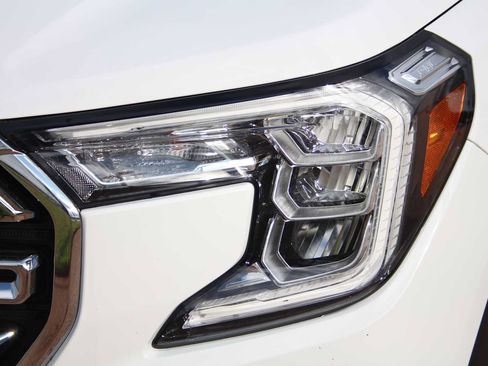 Used 2023 GMC Terrain SLT FWD image 5