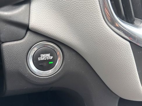 Used 2020 Chevrolet Equinox LS w/ LS Convenience Package FWD image 31