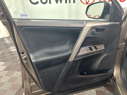 Used 2013 Toyota RAV4 XLE image 21