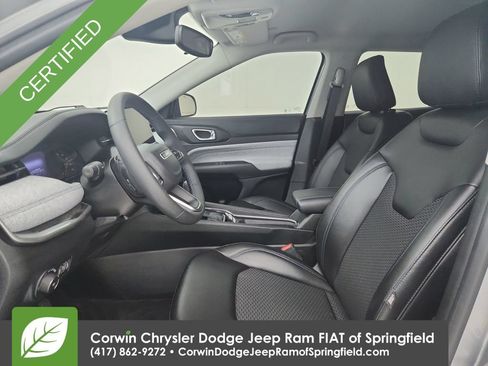 Certified 2022 Jeep Compass Latitude FWD image 2