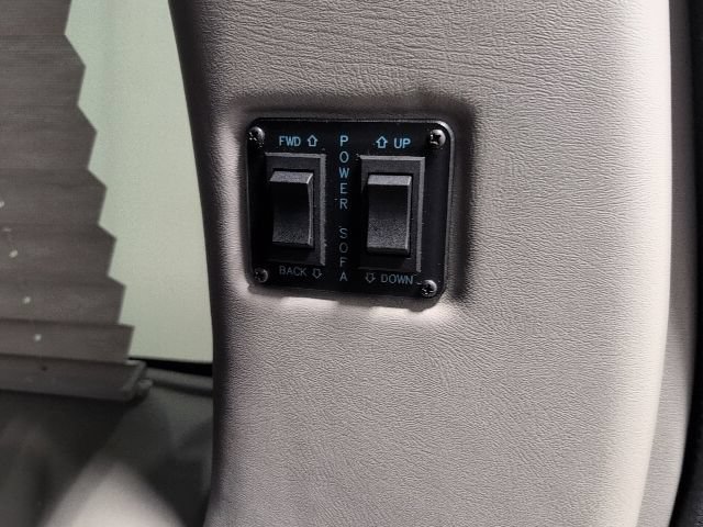 Used 2021 Chevrolet Express 2500 LS w/ Enhanced Convenience Package RWD image 23