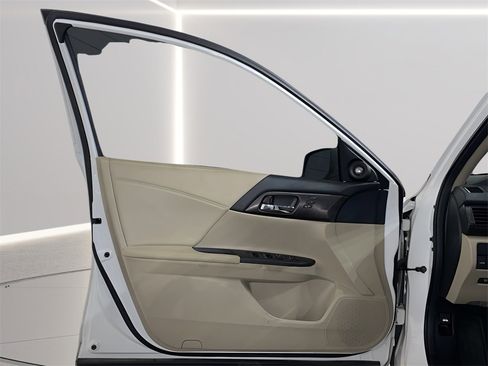 Used 2014 Honda Accord EX-L image 9