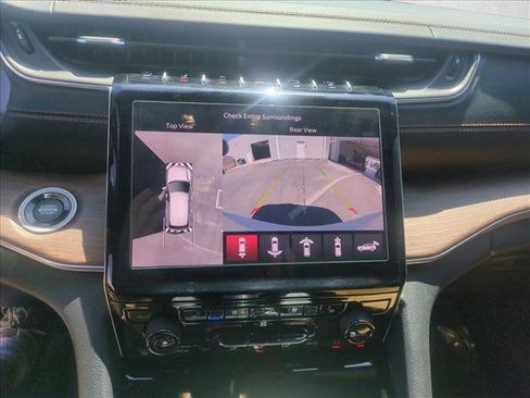 Used 2023 Jeep Grand Cherokee L Summit w/ Luxury Tech Group V AWD/4WD image 14