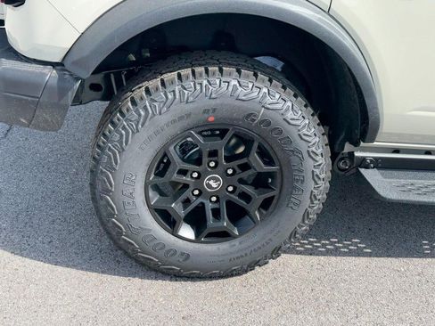 New 2026 Ford Bronco Badlands image 4