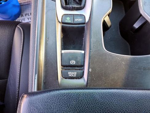 Used 2018 Honda Accord Sport image 17