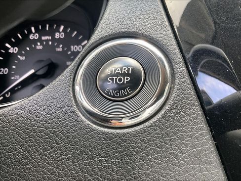 Used 2019 Nissan Rogue SV FWD image 31