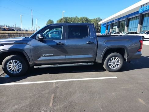 Used 2025 Toyota Tundra SR5 image 3