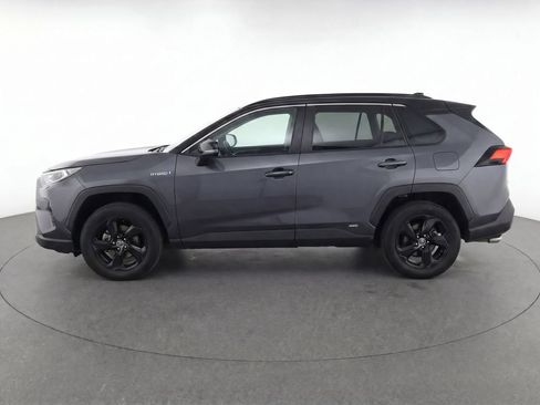Used 2022 Toyota RAV4 XLE AWD/4WD image 6