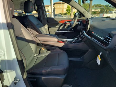 New 2026 Chevrolet Traverse Z71 w/ Enhanced Driving Package image 17