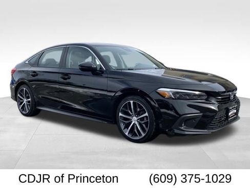 Used 2023 Honda Civic Touring image 1