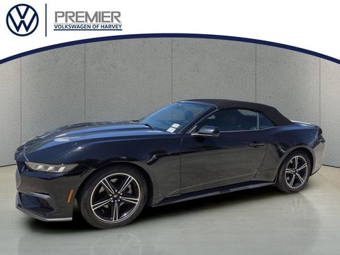Used 2025 Ford Mustang Premium RWD image 1