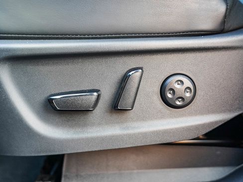 Used 2024 Nissan Ariya AWD image 23