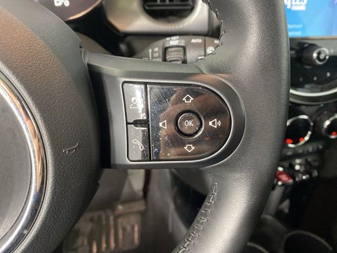 Certified 2022 MINI Cooper 2-Door Hardtop image 15