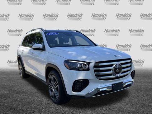 Used 2025 Mercedes-Benz GLS 450 4MATIC image 2