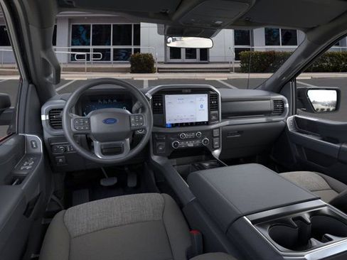 New 2026 Ford F150 XLT w/ XLT Chrome Appearance Package RWD image 9