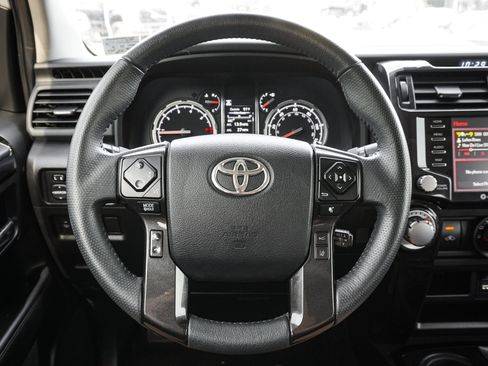 Used 2021 Toyota 4Runner Venture w/ Moonroof Package AWD/4WD image 17