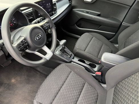 Used 2021 Kia Rio S image 9