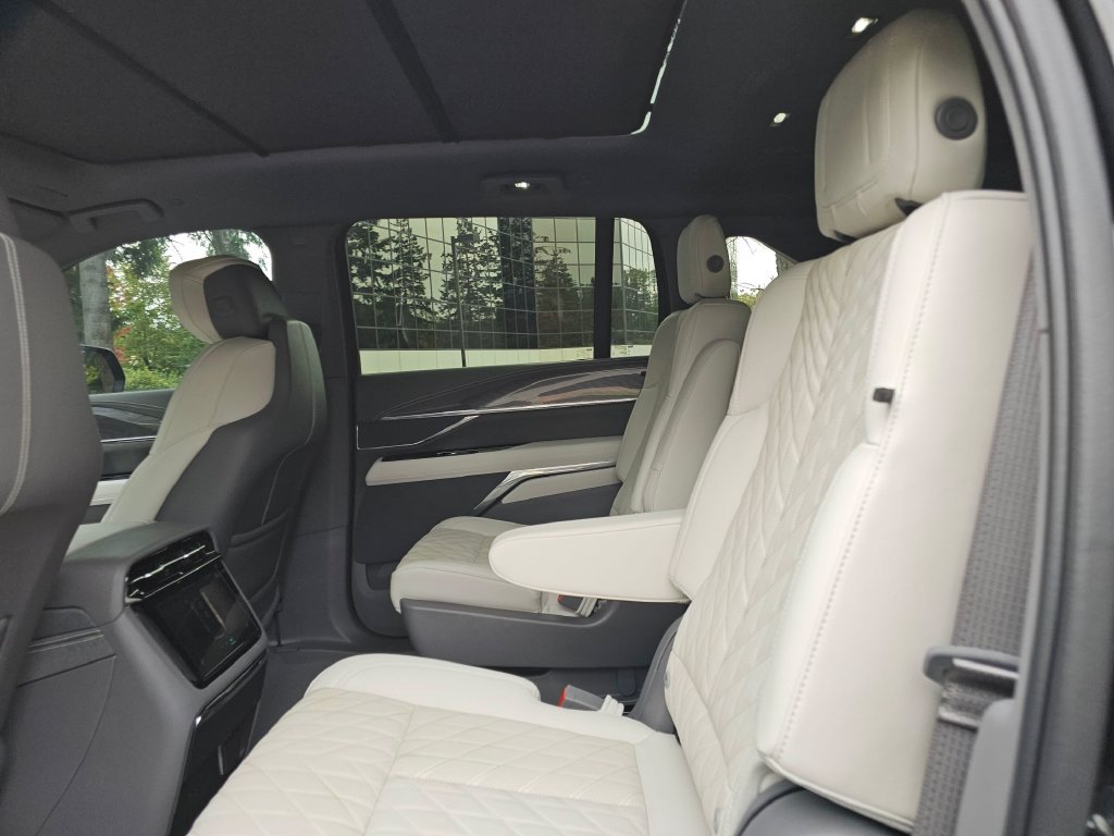 New 2026 Cadillac Escalade IQ Luxury 1 AWD/4WD image 19