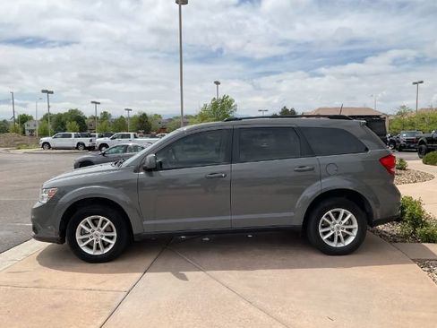 Used 2019 Dodge Journey SE w/ Premium Group AWD/4WD image 4
