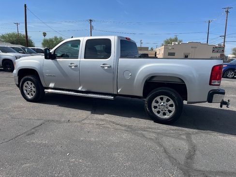 Used 2014 GMC Sierra 2500 SLT w/ Suspension Package, Off-Road AWD/4WD image 8