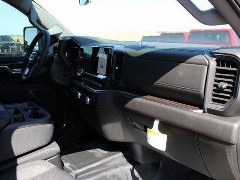 New 2025 GMC Sierra 2500 SLE w/ SLE Convenience Package image 15