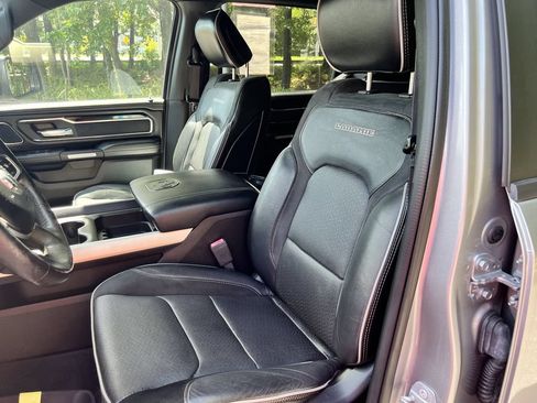 Used 2019 RAM 1500 Laramie AWD/4WD image 16