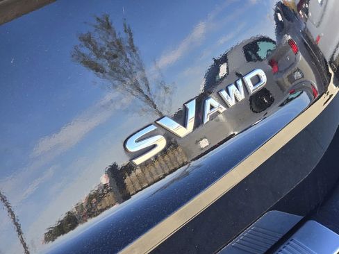 Used 2023 Nissan Rogue SV image 8