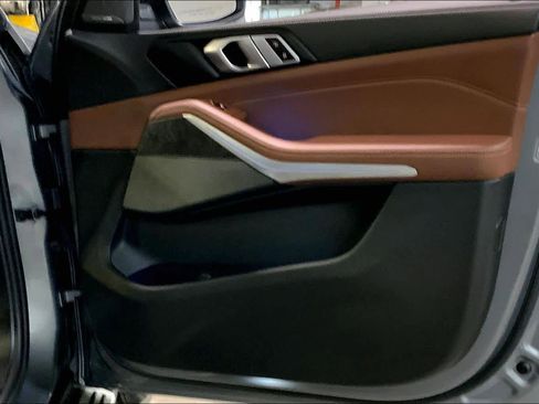 Used 2024 BMW X5 xDrive40i w/ Premium Package image 23