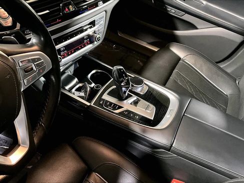 Used 2019 BMW 750i xDrive 750i xDrive w/ M Sport Package image 17