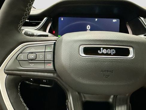 New 2025 Jeep Grand Cherokee L Laredo image 30