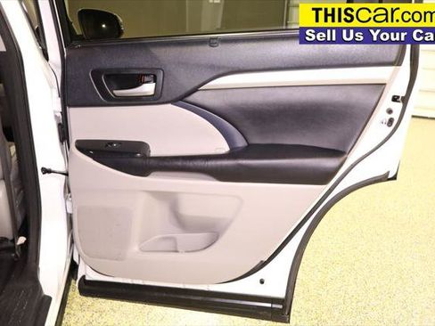 Used 2016 Toyota Highlander XLE w/ Preferred Accessory Package FWD image 34