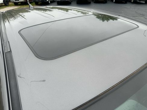 Used 2018 Toyota RAV4 XLE w/ Carpet Mat Package image 5